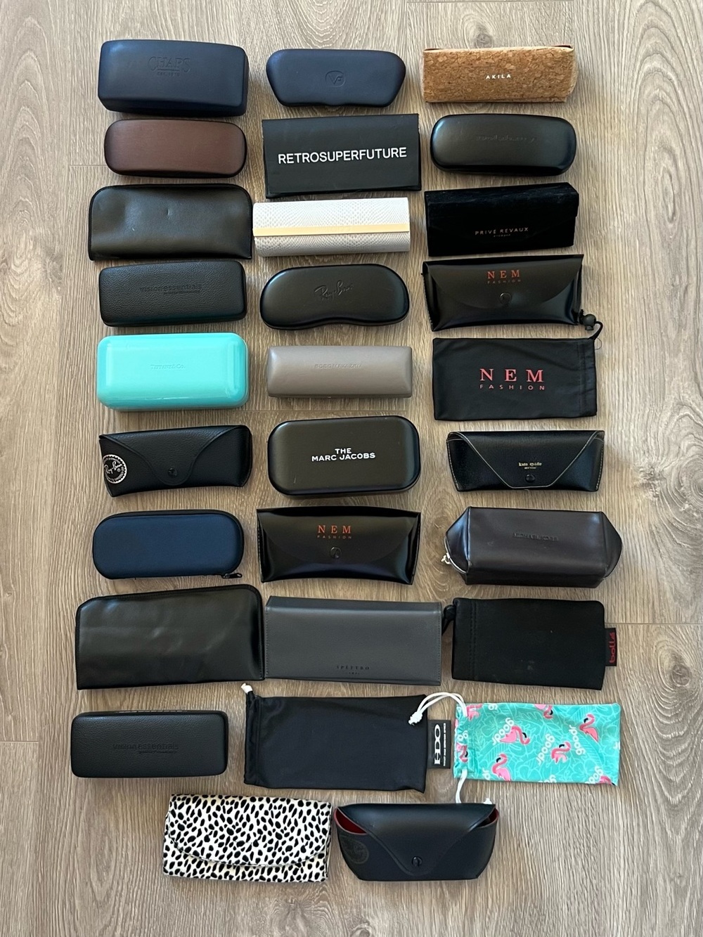 Lot of 29 sunglasses /eyeglasses cases. Resellers bundle